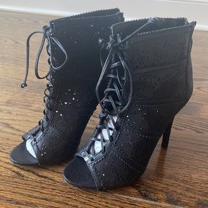 NEW ALICE + OLIVIA Gale Leather Laser Cut Lace Up Booties
